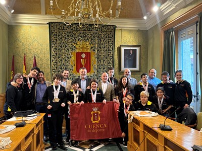 Dolz felicita al Club Deportivo Amiab Cuenca por sus históricas cinco medallas en el Campeonato de España de Atletismo 2024